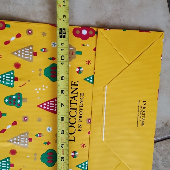 (5) L'Occitane paper shopping bags - Picture 6 of 6